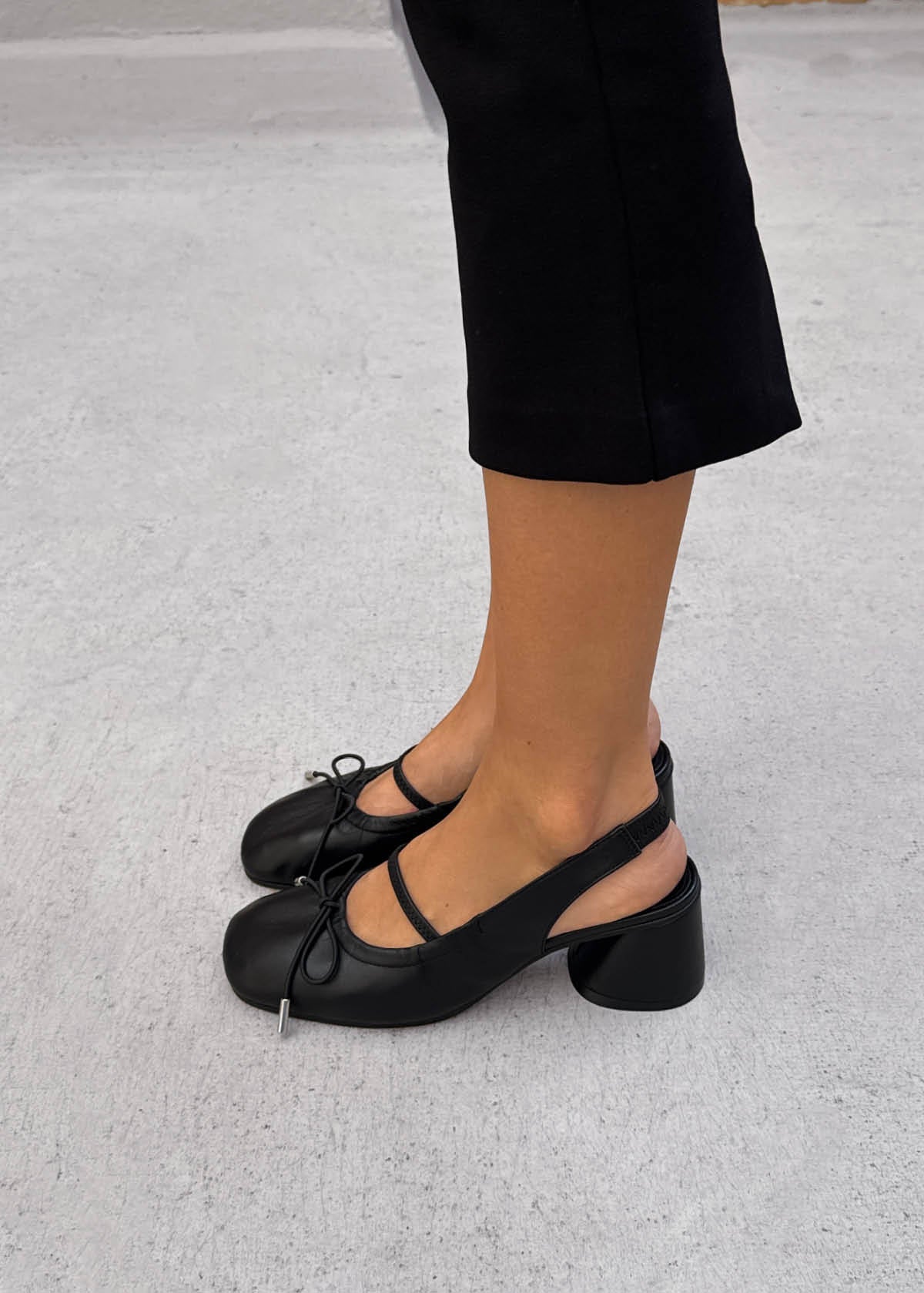 Marly Black Leather Pumps