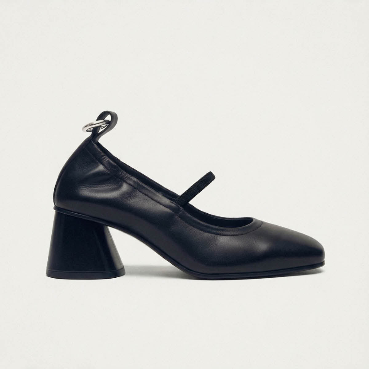 Rhiane Black Leather Pumps
